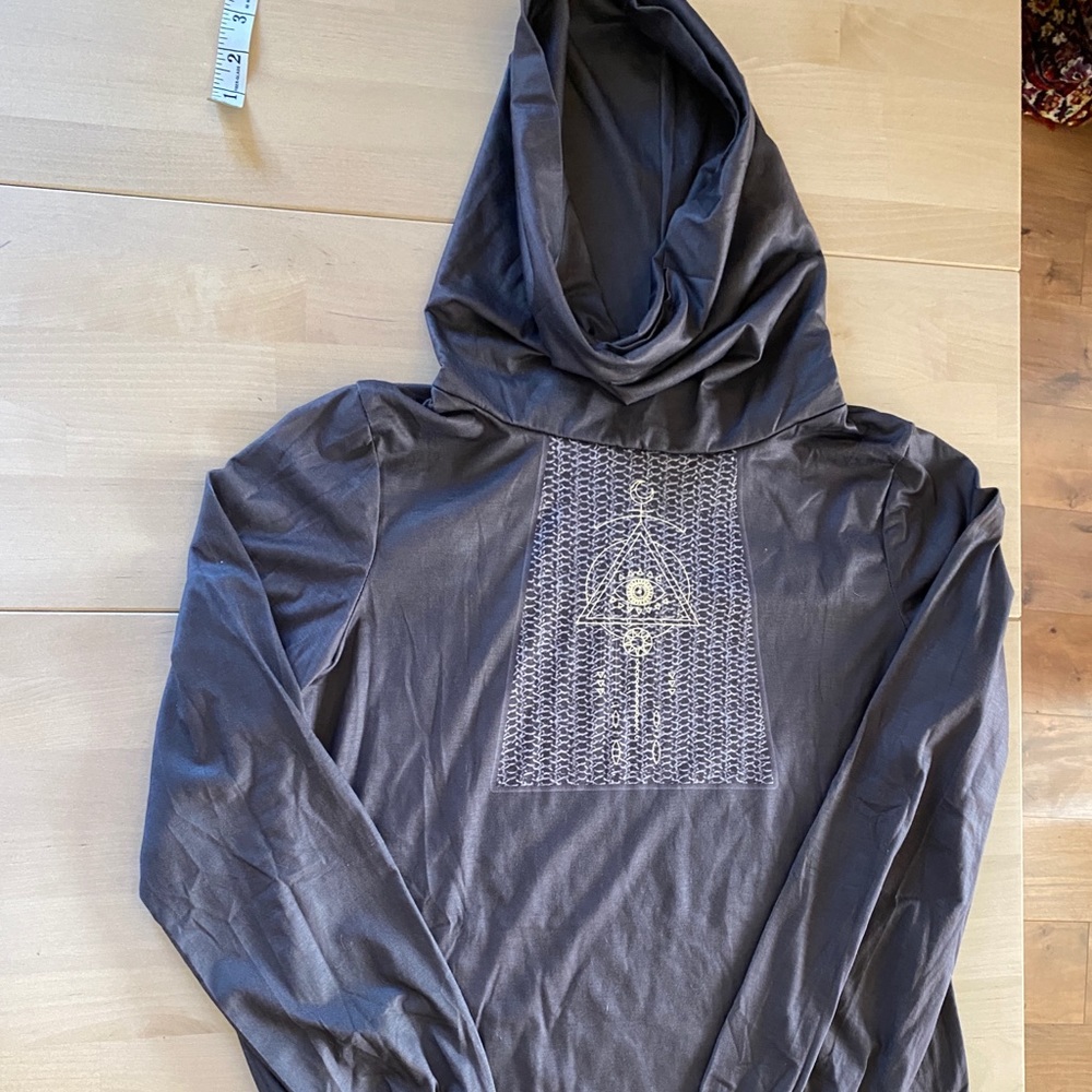 Dancer top with tube hood. Medium
